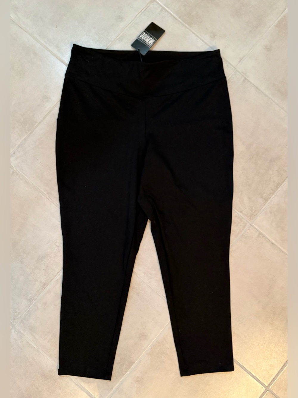 Monroe & Main Black Crop Leggings Sz 1X NWT